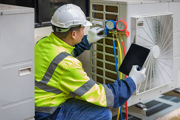 Professional Hvac technician working in Magnolia, TX